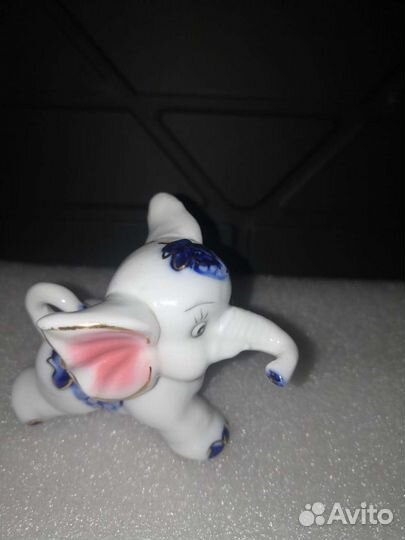 Фарфоровые статуэтки