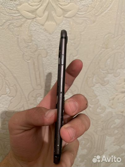 iPhone 8 64гб