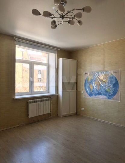 2-к. квартира, 70 м², 2/4 эт.