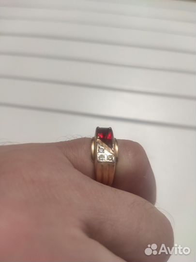 Золотое кольцо (печатка) мужское бу