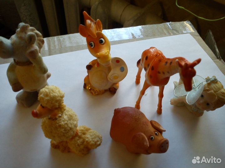 Сувениры статуэтки