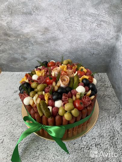 Мужской букет съедобный, мясной торт