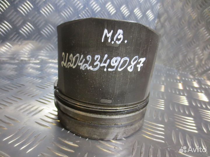 Поршень Mercedes-Benz A4570301437