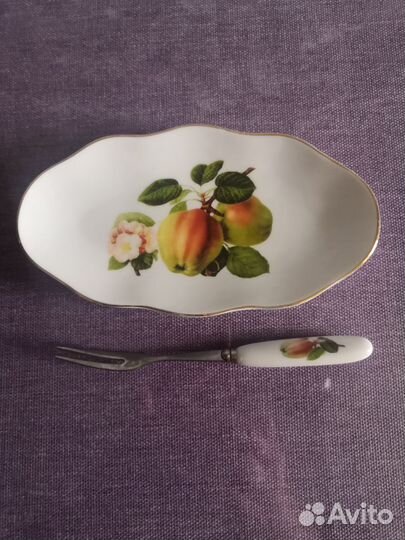 Тарелка сервировочная с вилкой