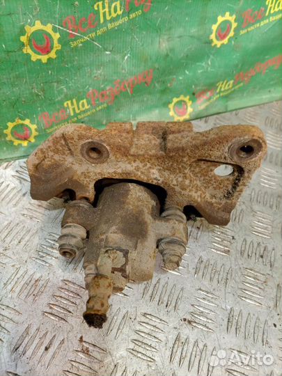 Суппорт задний правый Chrysler Pacifica