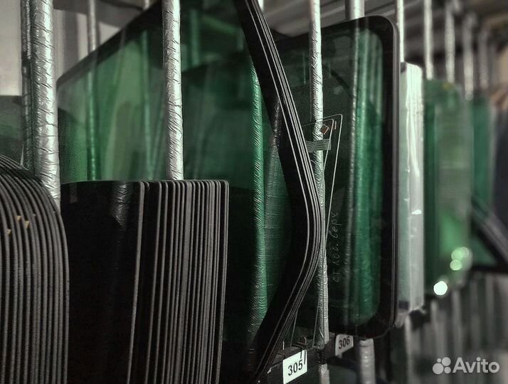 Стекло дверное верхнее Case CX210C 2018