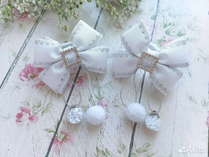 Белоснежные бантики на резинках