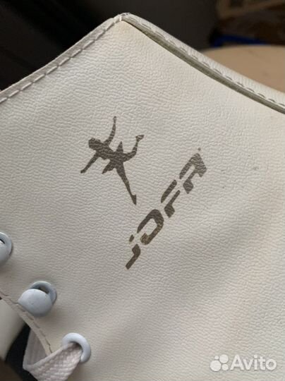 Коньки фигурные 34 р