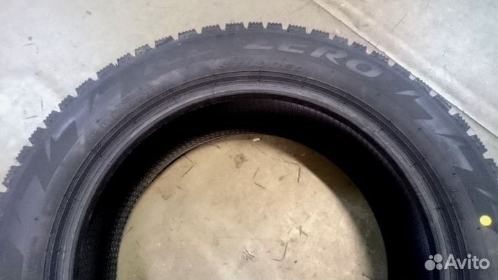 Pirelli Ice Zero 215/55 R18 99T