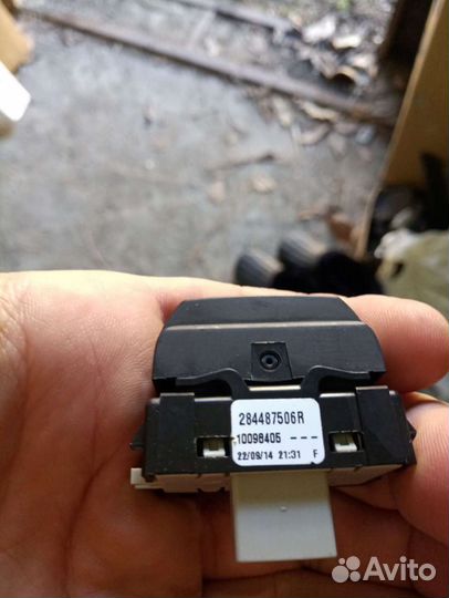 Задний штатный парктроник Рено fluence