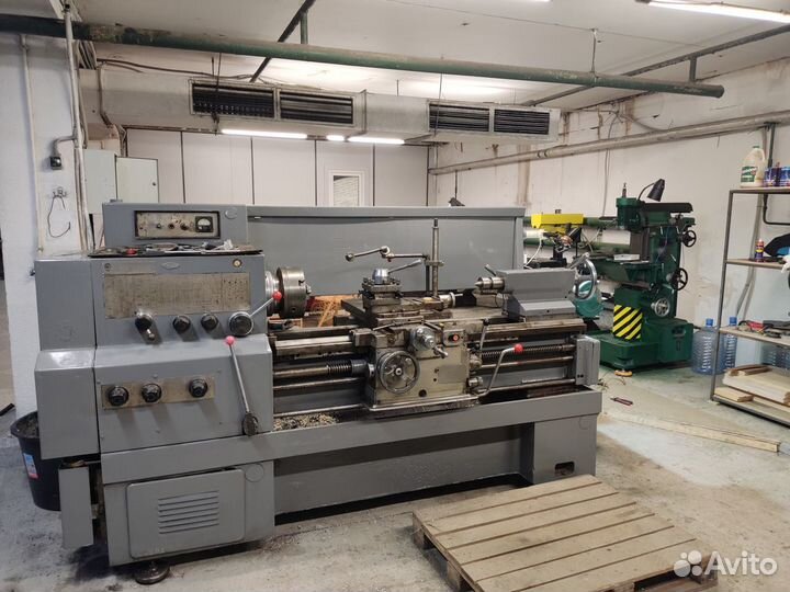 Токарь фрезеровщик в токарную мастерскую