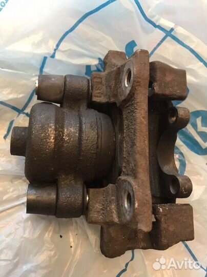 Задний правый суппорт bmw e90