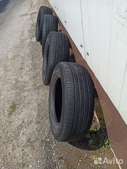 Michelin Latitude Tour HP 215/65 R16
