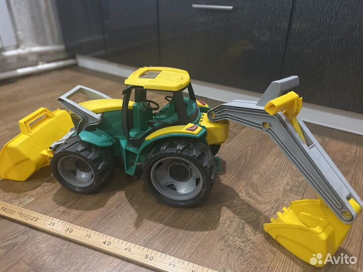 Трактор большой 70см