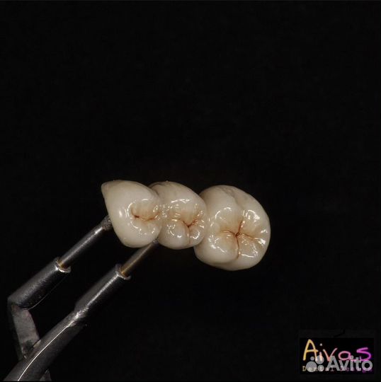 Зубной техник керамист