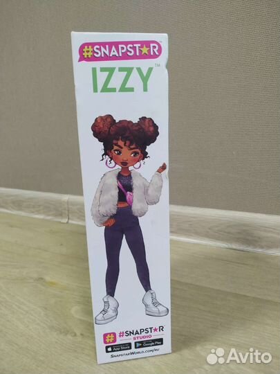 Новая кукла SnapStar Izzy с аксессуарами, 23 см