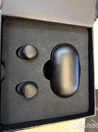 Беспроводные наушники samsung