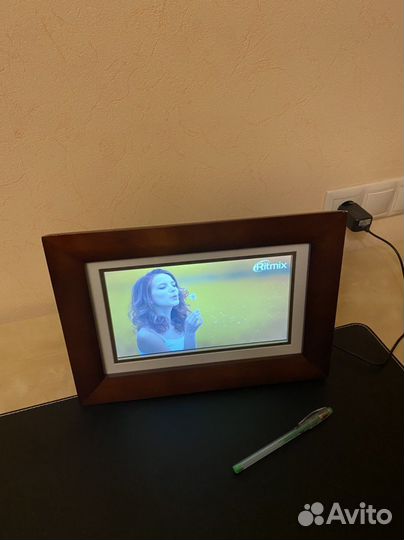 Цифровая фоторамка Ritmix RDF-1027