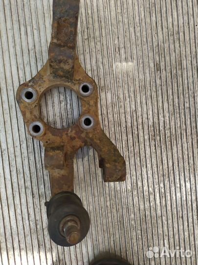 Кулак задний правый для Шевроле Лачетти