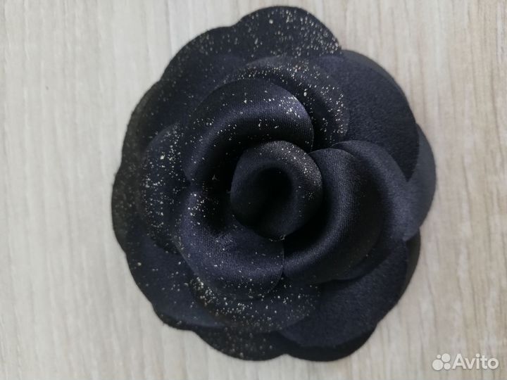 Камелии, ленты Chanel