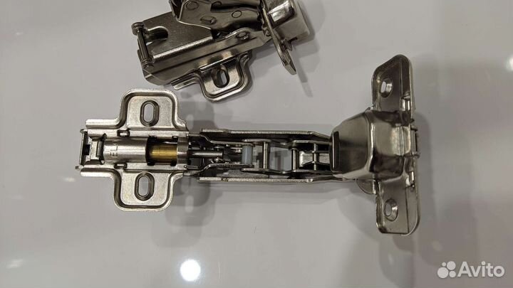 Петля мебельная с доводчиком (комплект)