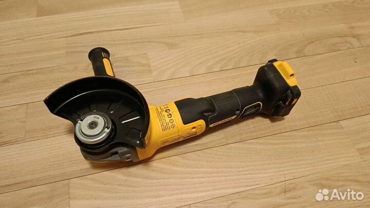 Аккумуляторная болгарка Dewalt DCG409VS