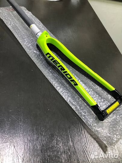 Карбоновая вилка для шоссейного велосипеда