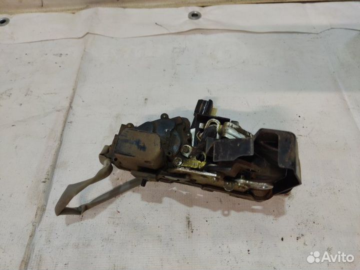 Замок двери задний правый Kia Spectra S6D 2006