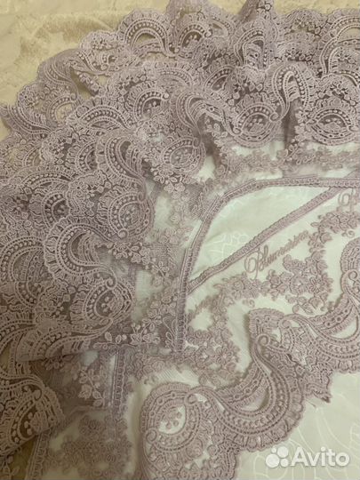 Уголок с кружевом на выписку