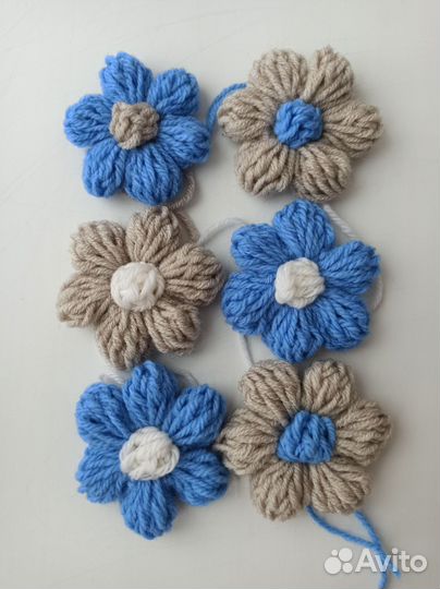 Цветок ромашка вязаная для украшения
