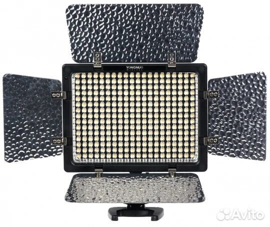 Накамерный свет Yongnuo 300 ii