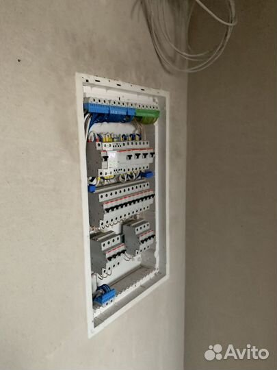 Электрик / Электромонтаж квартир, домов, офисов