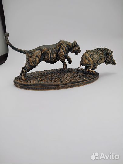 Статуэтка охота тигра на кабана