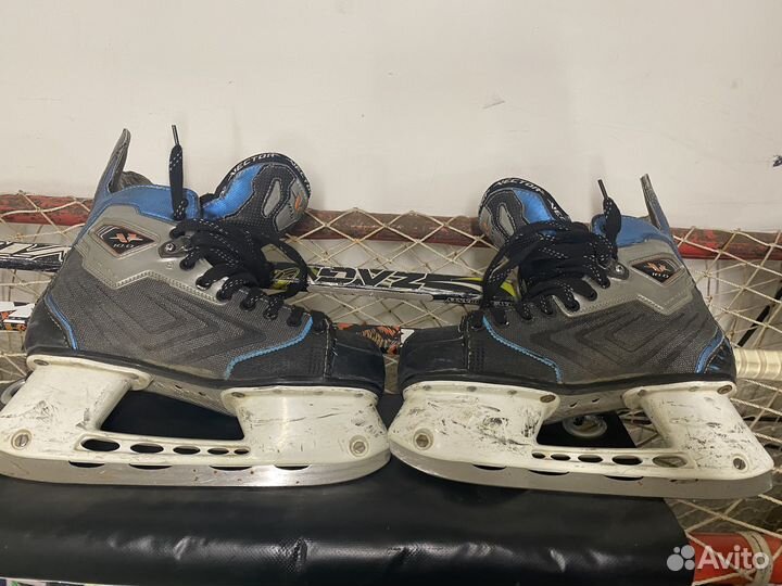 Коньки хоккейные CCM Vector 10