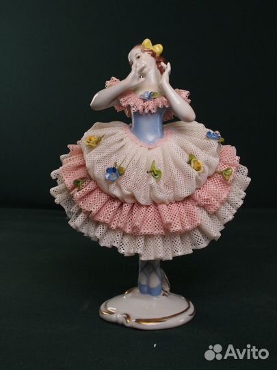Кружевная статуэтка балерина. Европа