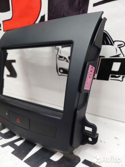 Рамка магнитолы Mitsubishi Outlander II (2005—2009