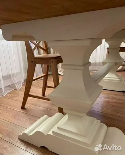 Большой обеденный стол из массива дуба