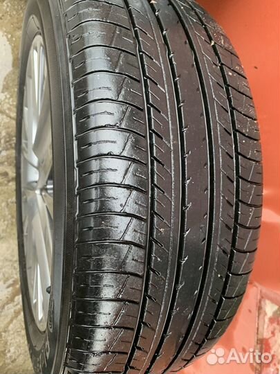 Yokohama BluEarth E70 215/55 R17