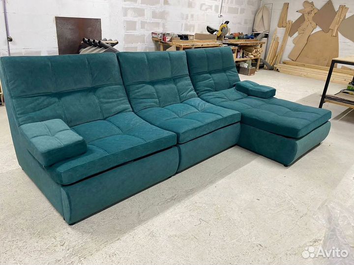 Большой угловой диван / диван на кухню