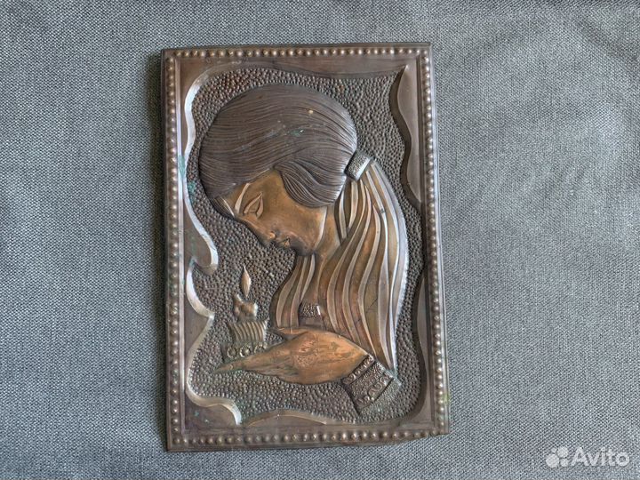 Картина Чеканка медь девушка со свечей