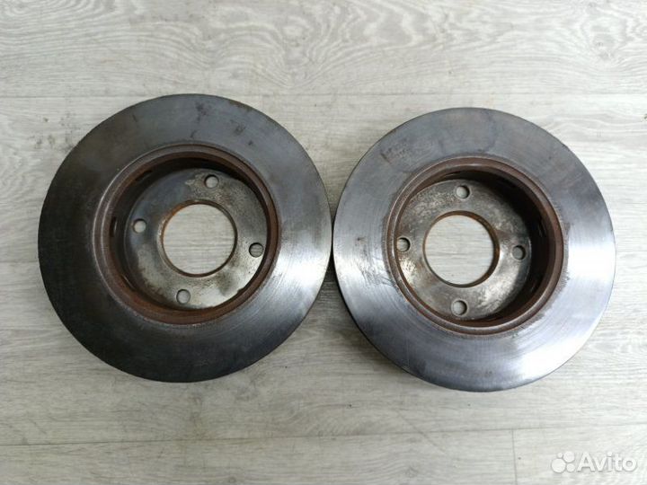 Диск тормозной передний Mitsubishi Colt Z34A 4A90