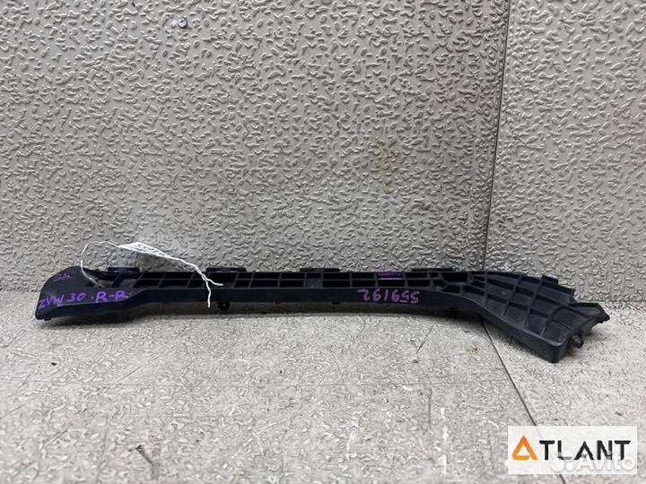 Крепеж бампера задняя правая toyota prius