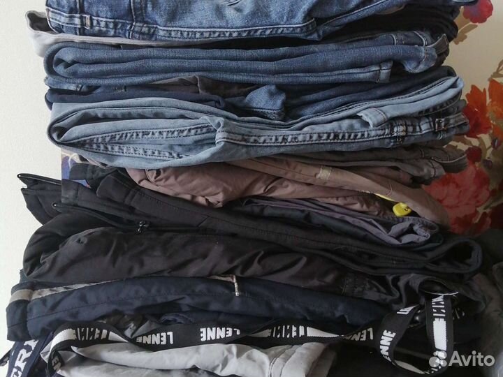 Одежда (брюки, джинсы, рубашки, жилеты, толстовки