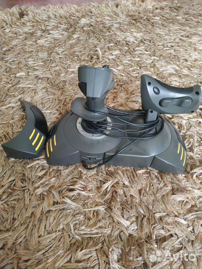 Джойстик thrustmaster