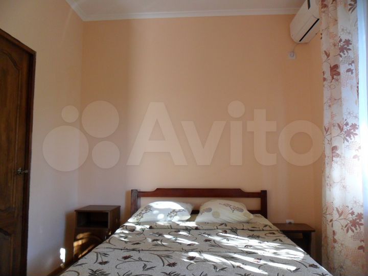 Комната 20 м² в 8-к., 2/2 эт.