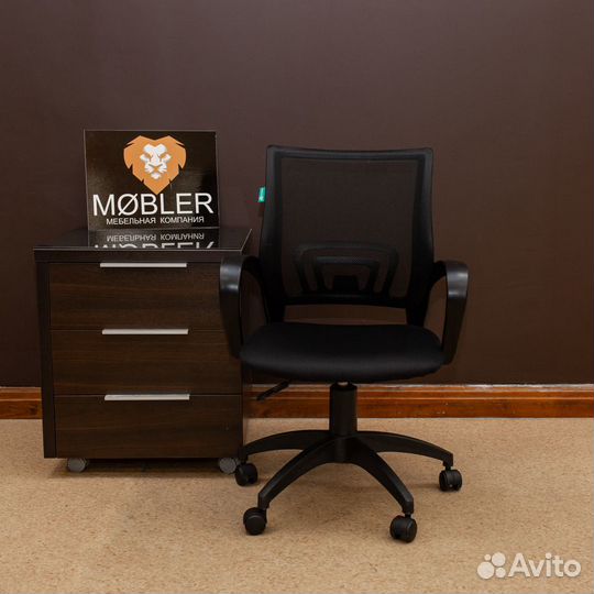 Офисное кресло