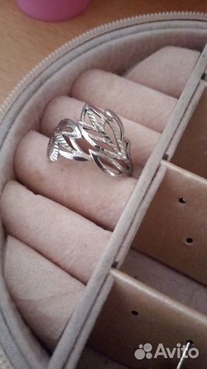 Серебряное кольцо