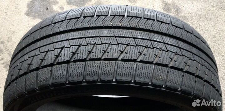Bridgestone Blizzak VRX 255/40 R19