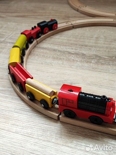 Железная дорога IKEA и паровоз на батарейках