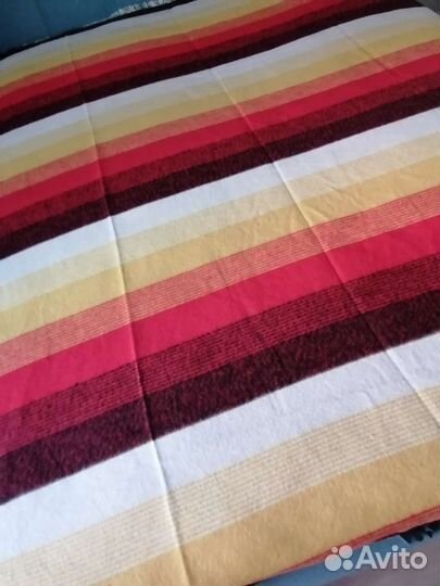 Одеяла новые